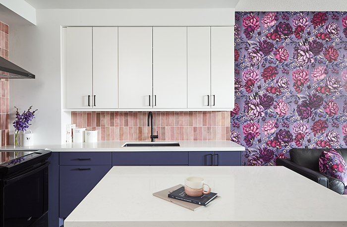 Enraptured Heart from the Lisa Batson Goldberg Jardin Magique Wallpaper Collection
