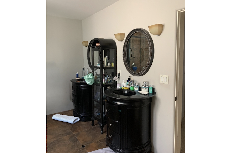 old primary bathroom