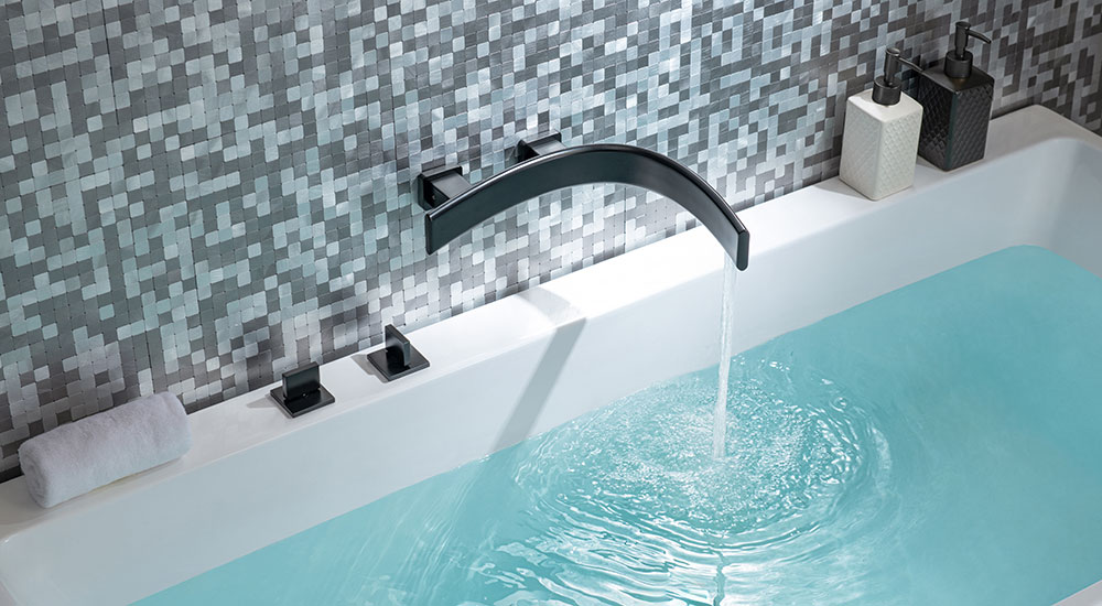 Flusso Kitchen & Bath Company Curve Tub Filler