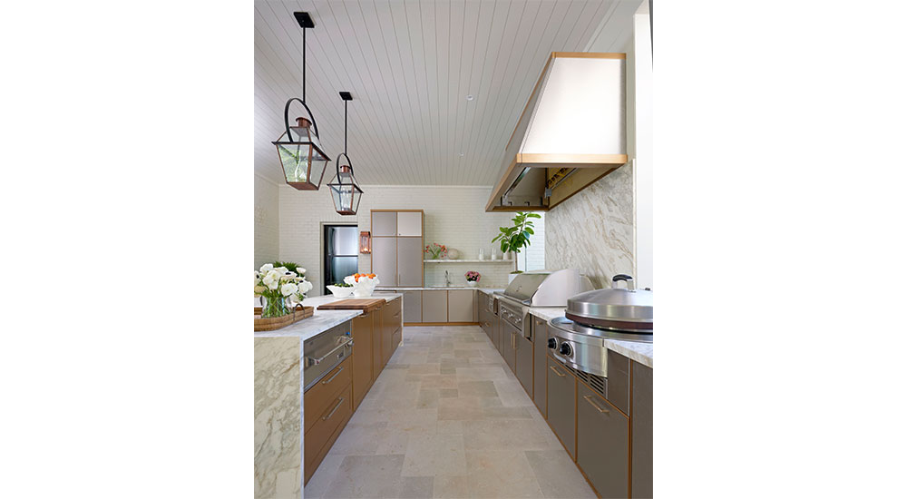 SOUTHEASTERN DESIGNER
SHOWHOUSE Outdoor Kitchen