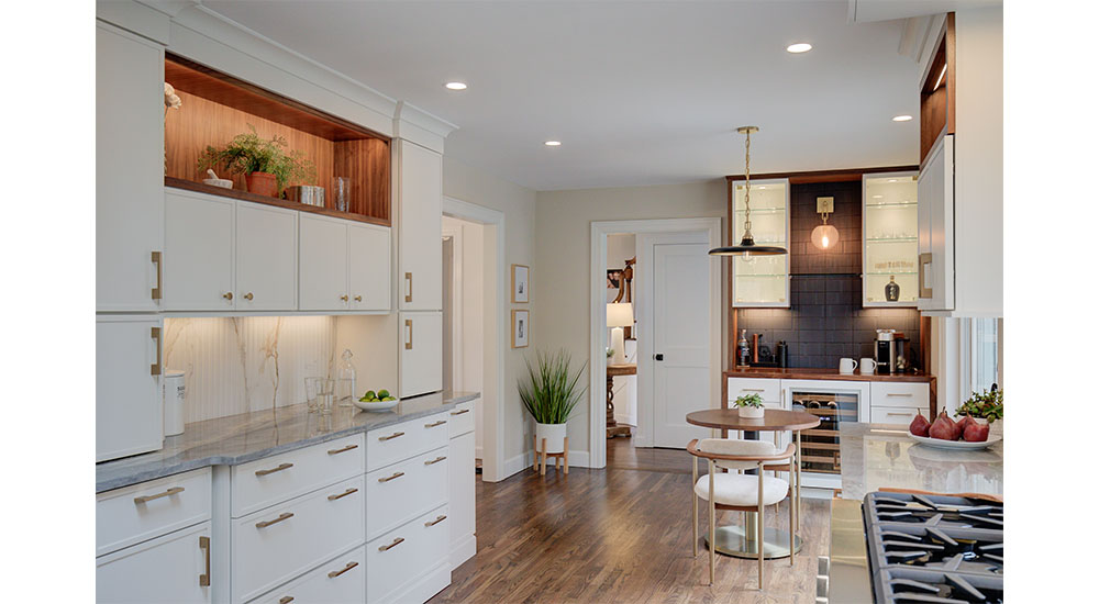 kitchen with backorder backsplash